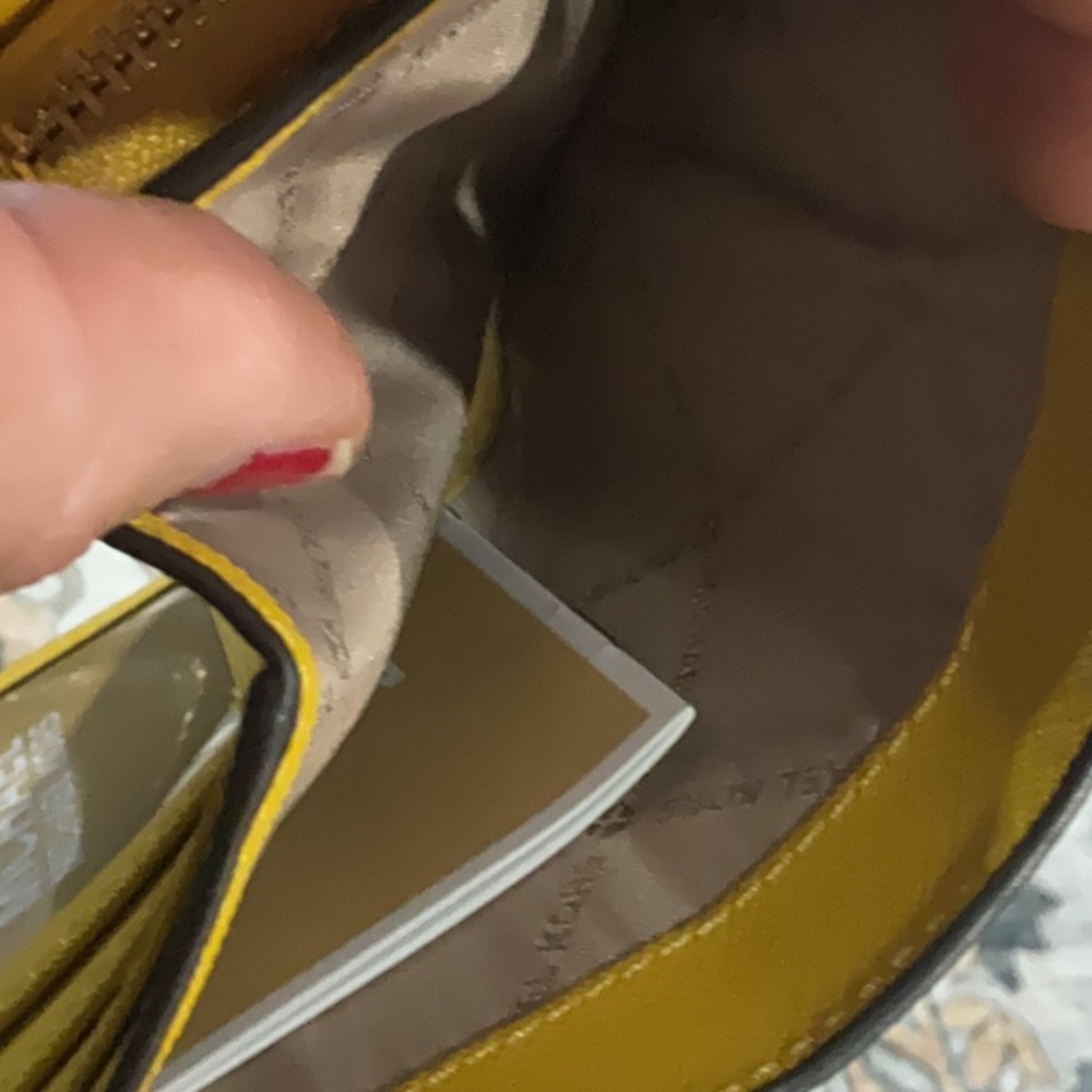 Michael Kors Yellow Gold Wallet NWT - Picture 9 of 13